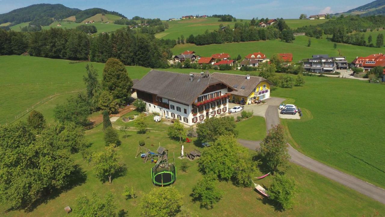 Ferienhof Hinterstrasser Mondsee Exterior photo